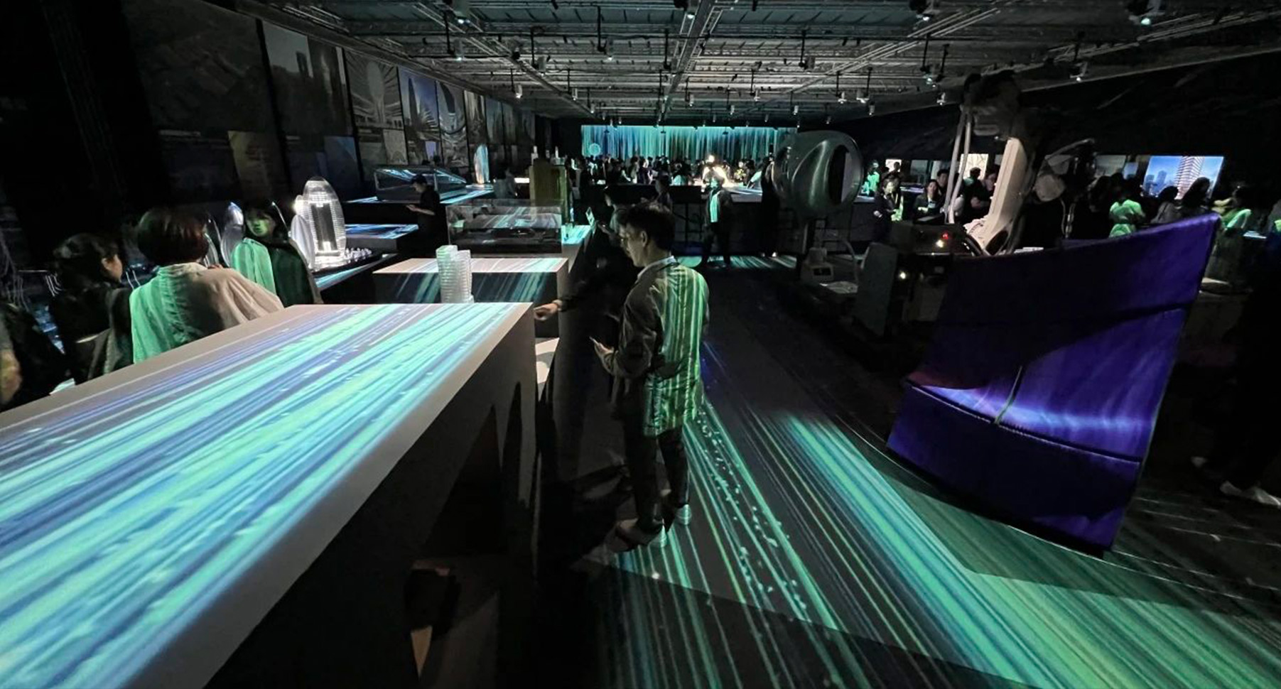 THE NEW WORLD 未来之境 扎哈·哈迪德建筑事务所设计展